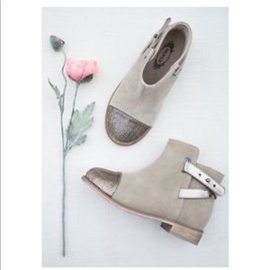 Joyfolie Emerson booties size 8